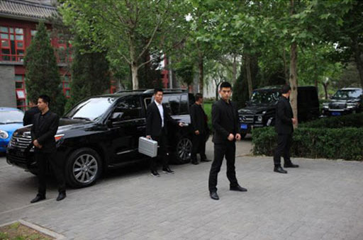 为什么选择专业保镖公司？